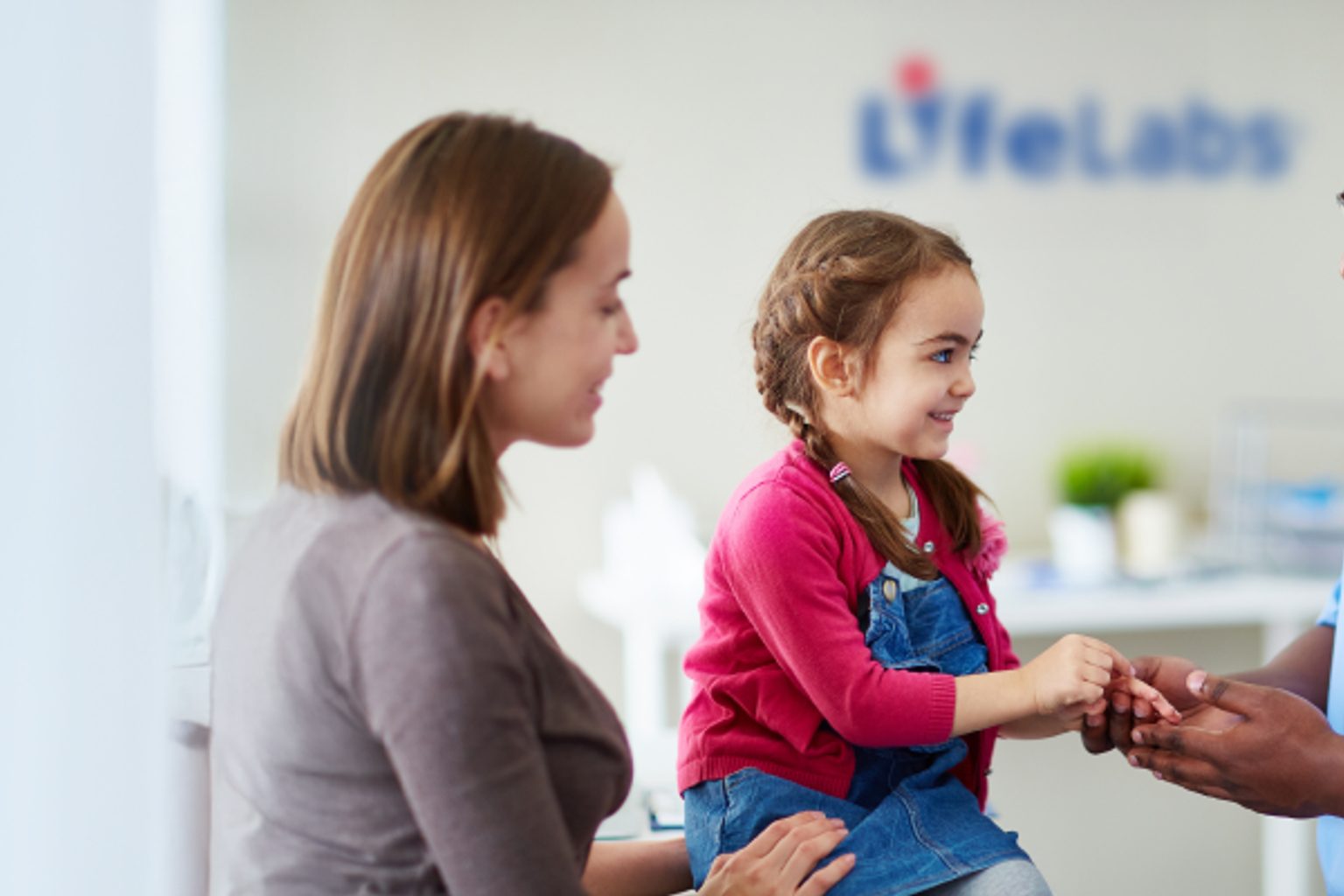 LifeLabs Recognized Once Again by Forbes as One of Canada’s Best Employers for 2026