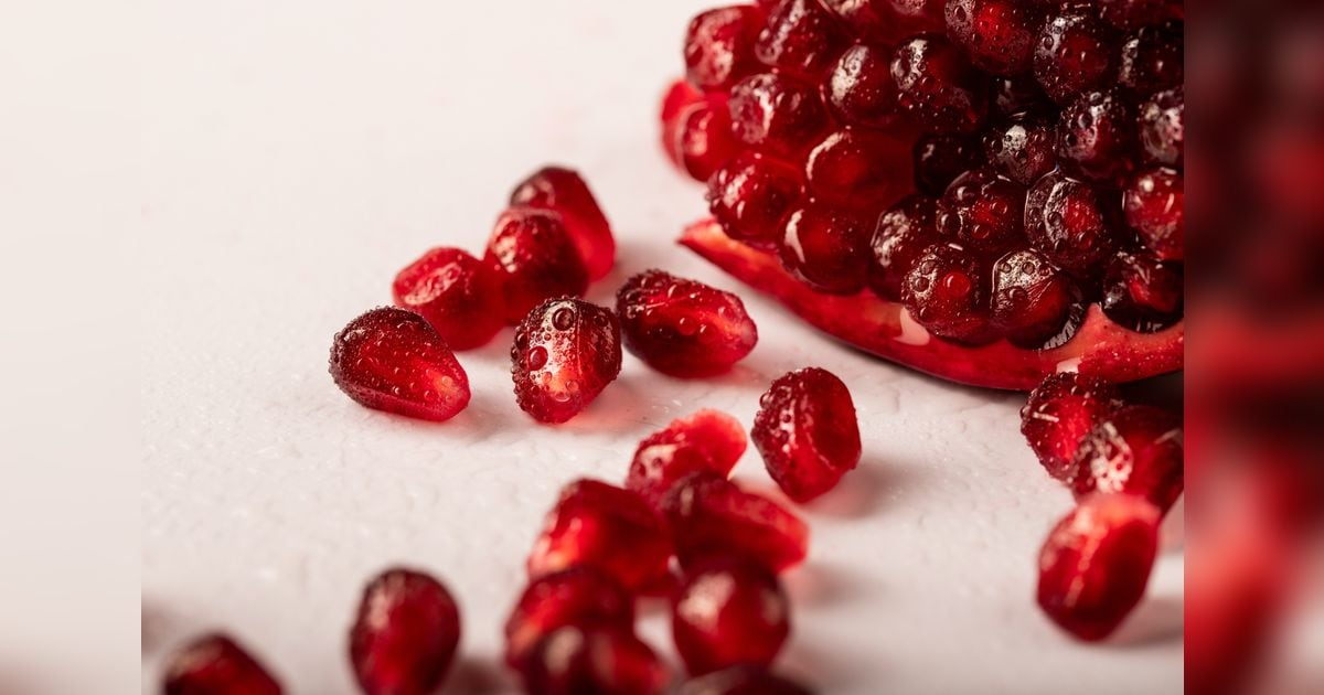 Pomegranate Extract Shows Promise for Skin Pigmentation in Clinical Trial